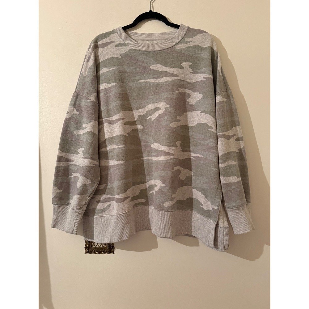 Aerie Womens Size XL Oversized 
Crewneck Sweatshirt Gray Green Camo Side Slits